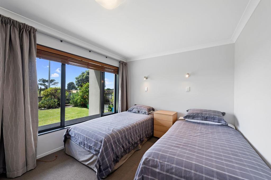 The Sandcastle - Papamoa Holiday Apartment ภายนอก รูปภาพ